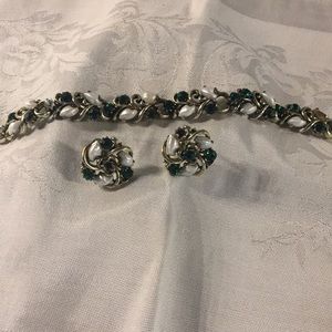 Vintage Lisner Emerald and Pearl silver clip earrings and bracelet!